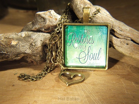 He restores my soul - Retro style neckla