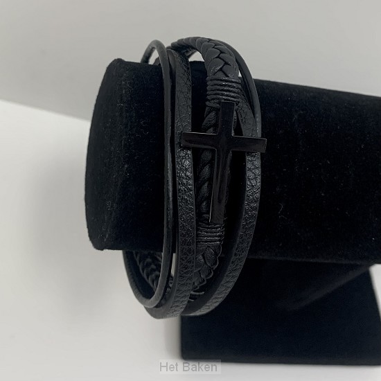 Leren armband zwart kruis 22cm